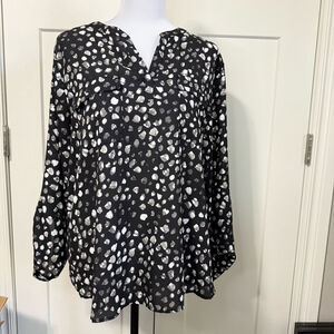 Simply Vera Elegant Black and White v-neck, long sleeve blouse size XXL